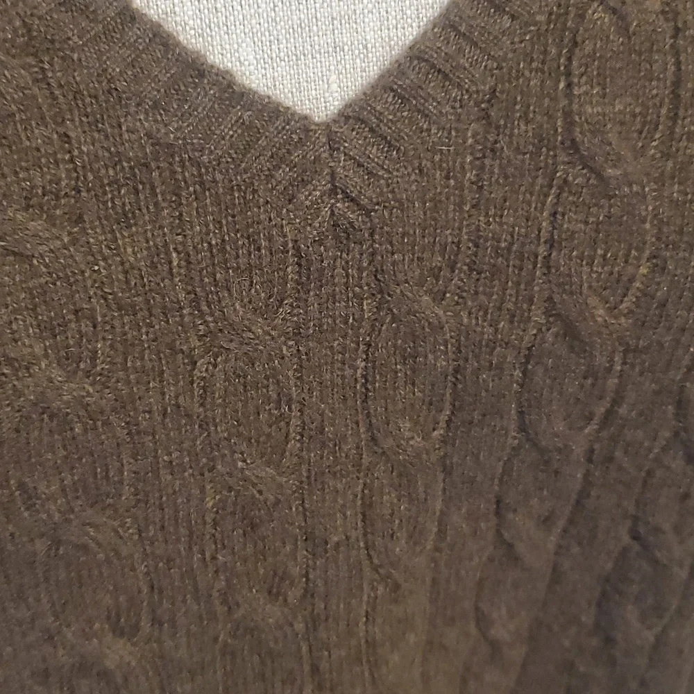 Tweeds 100% Cashmere Sweater SZ M Brown Pullover V-nBrown Cable Knit Sweater - Picture 5 of 7